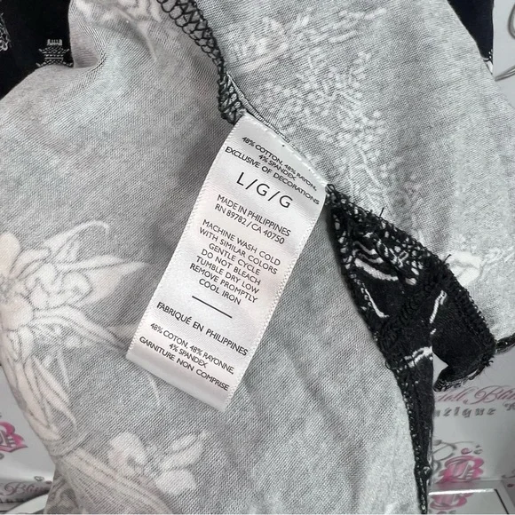 Natori long sleeve Japanese style Asia blouse Black and White Floral Blouse - Picture 7 of 9